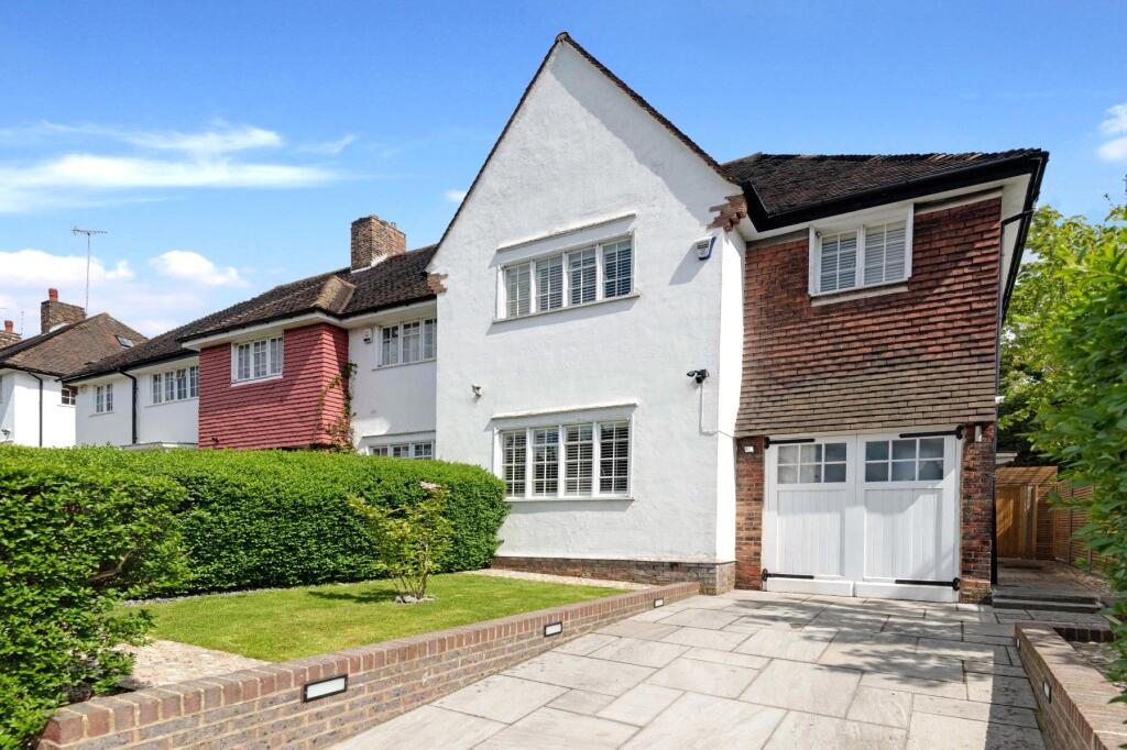 Main image of property: Hill Rise, London