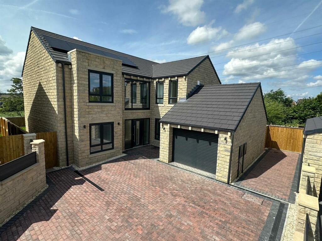 Main image of property: Wentworth Mews, Brampton Bierlow, Rotherham, S63