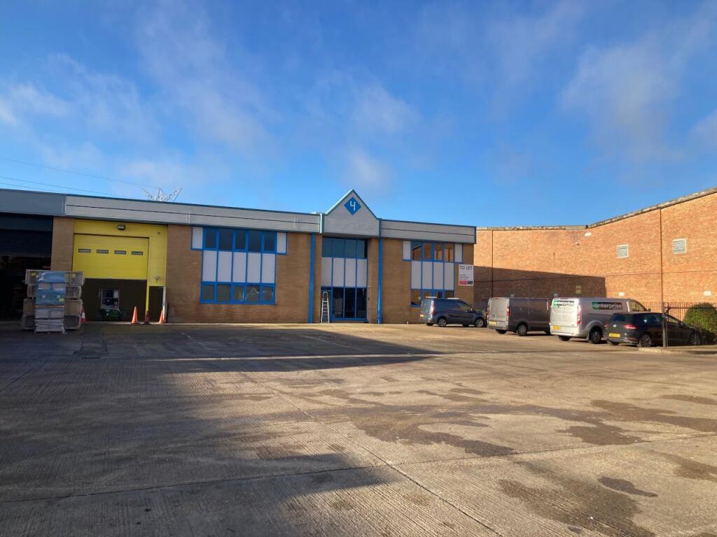 Additional property image - Unit 4, Apex Point, Travellers Lane, Welham Green, AL9 7HB