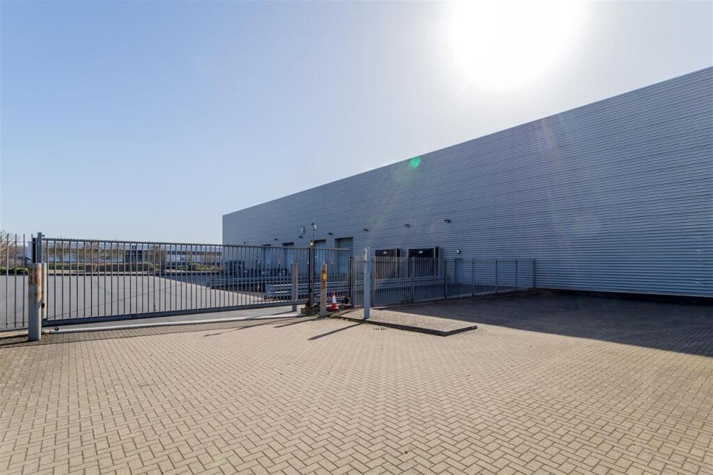 Additional property image - Unit 7 Parkbury, Handley Page Way, St. Albans, AL2 2DQ