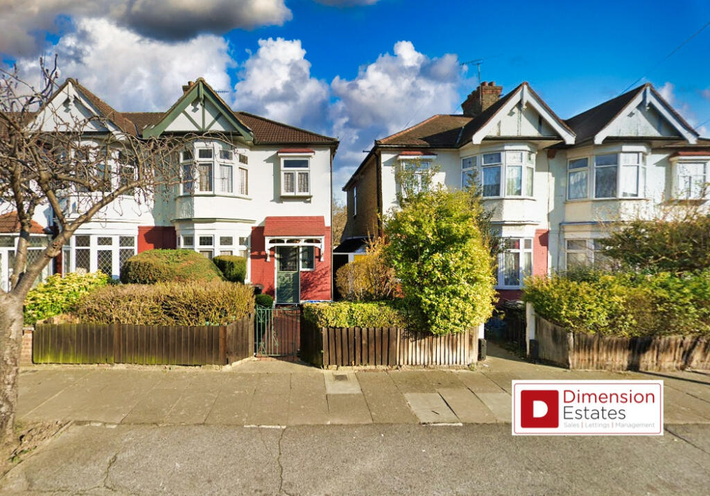 4 bedroom terraced house for rent in Trinity Road, Barkingside