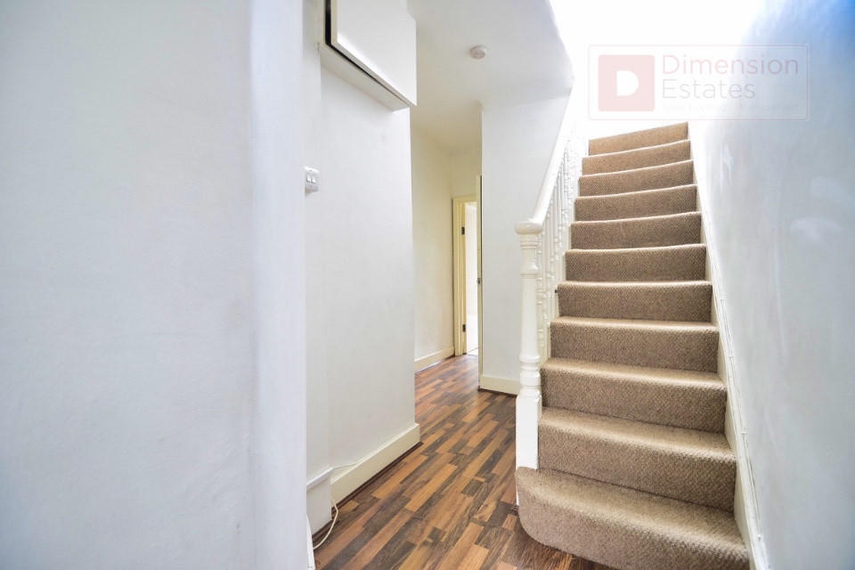 2 bedroom flat for rent in Rushmore Road, Hackney, London, E5