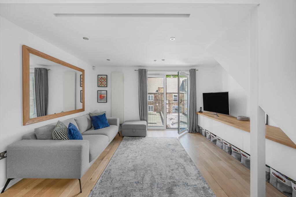 Main image of property: Coopers Yard, London, N1