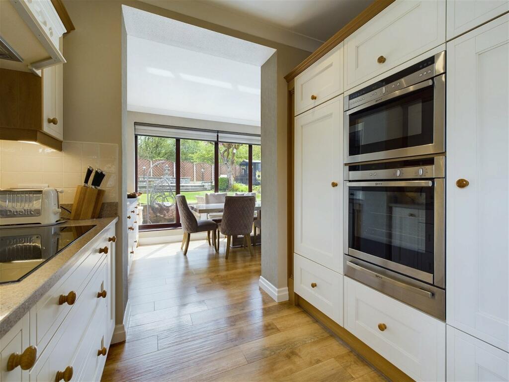 4 bedroom detached house for sale in 39, Ferney Field Road, Chadderton