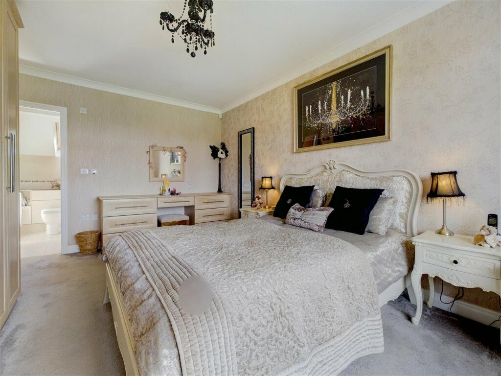 4 bedroom detached house for sale in 39, Ferney Field Road, Chadderton