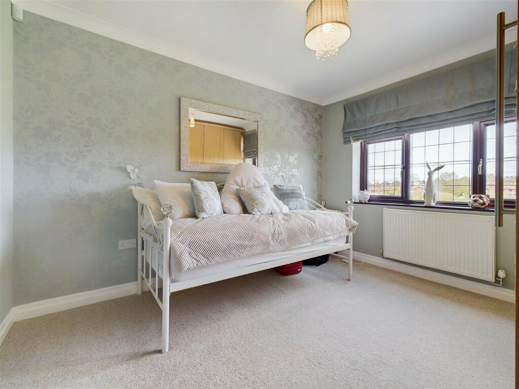 4 bedroom detached house for sale in 39, Ferney Field Road, Chadderton