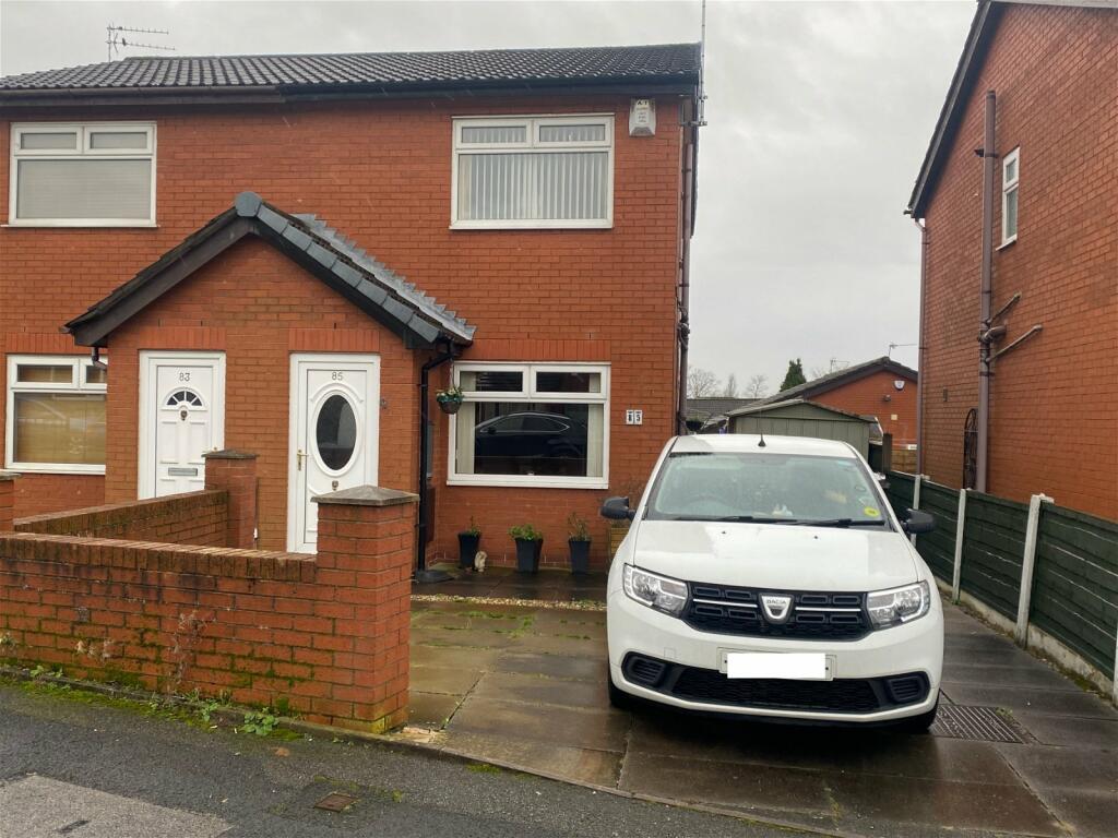 2 bedroom semidetached house for sale in Old Lane, Chadderton, OL9