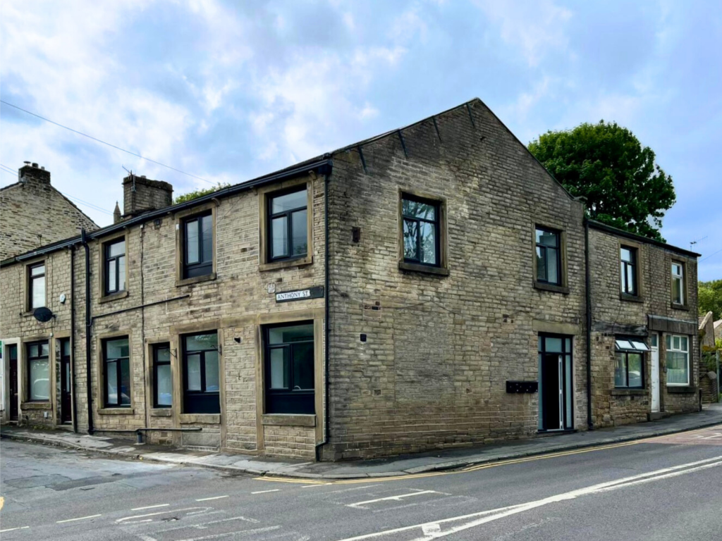 Main image of property: Duplex Apartment 3, 44 Stamford Street, Mossley, Ashton-under-Lyne, OL5 0HT