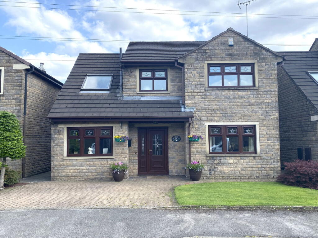 Main image of property: 14 Chapelway Gardens, Royton, Oldham, OL2 6UQ