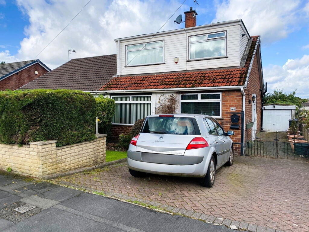 Main image of property: 33 Bodmin Close, Royton, Oldham, OL2 6LD