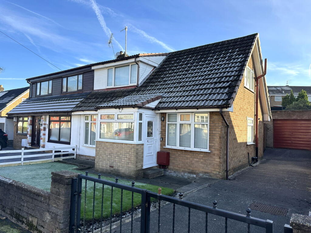 Main image of property: 39 Wetherby Drive, Royton, Oldham, OL2 5TA