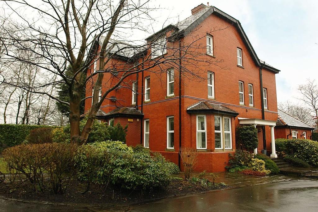 2 bedroom apartment for sale in Racefield Hamlet, Chadderton, Oldham, OL1