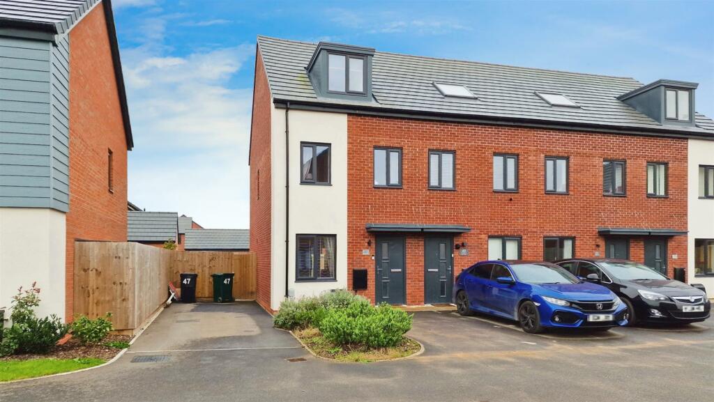 3 bedroom semidetached house for sale in Blackbrook Road, Hilton