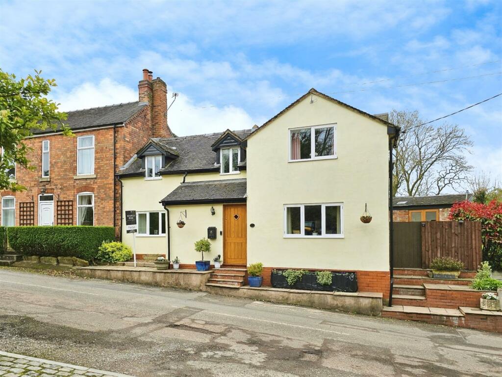 3 bedroom link detached house for sale in Main Street, Burnaston, Derby