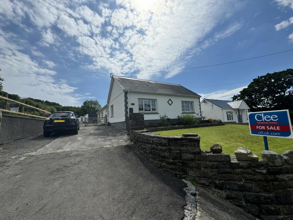 4 bedroom smallholding for sale in Heol Y Mynydd, Garnswllt, Ammanford