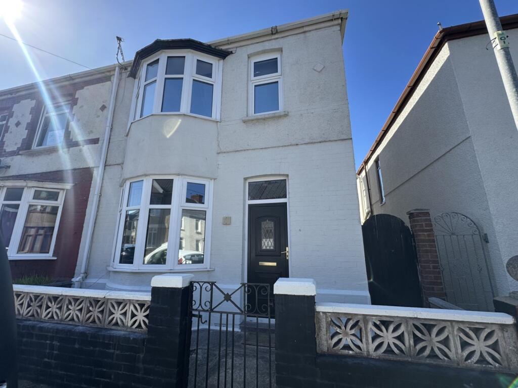 3 bedroom end of terrace house