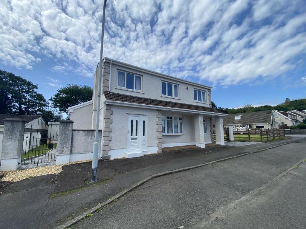 4 bedroom detached house for sale in Garth View, Ynysforgan, Swansea, City And County of Swansea., SA6