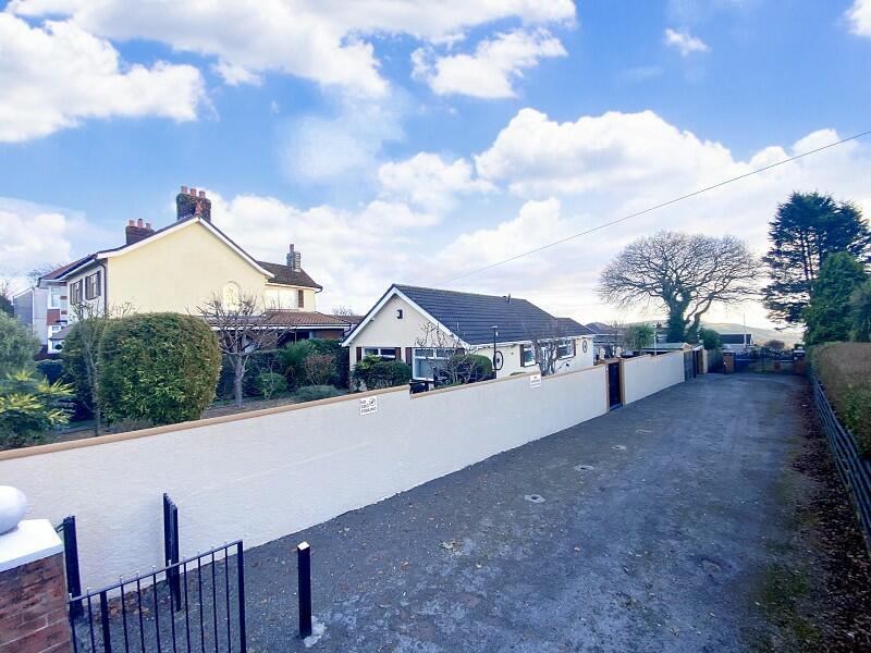 3 bedroom detached bungalow for sale in Mynydd Garnllwyd Road, Morriston, Swansea, City And County of Swansea., SA6