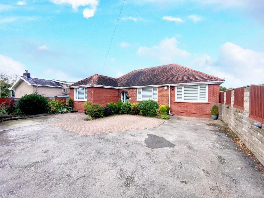 3 bedroom detached bungalow for sale in Heol Las, Birchgrove, Swansea, City And County of Swansea., SA7