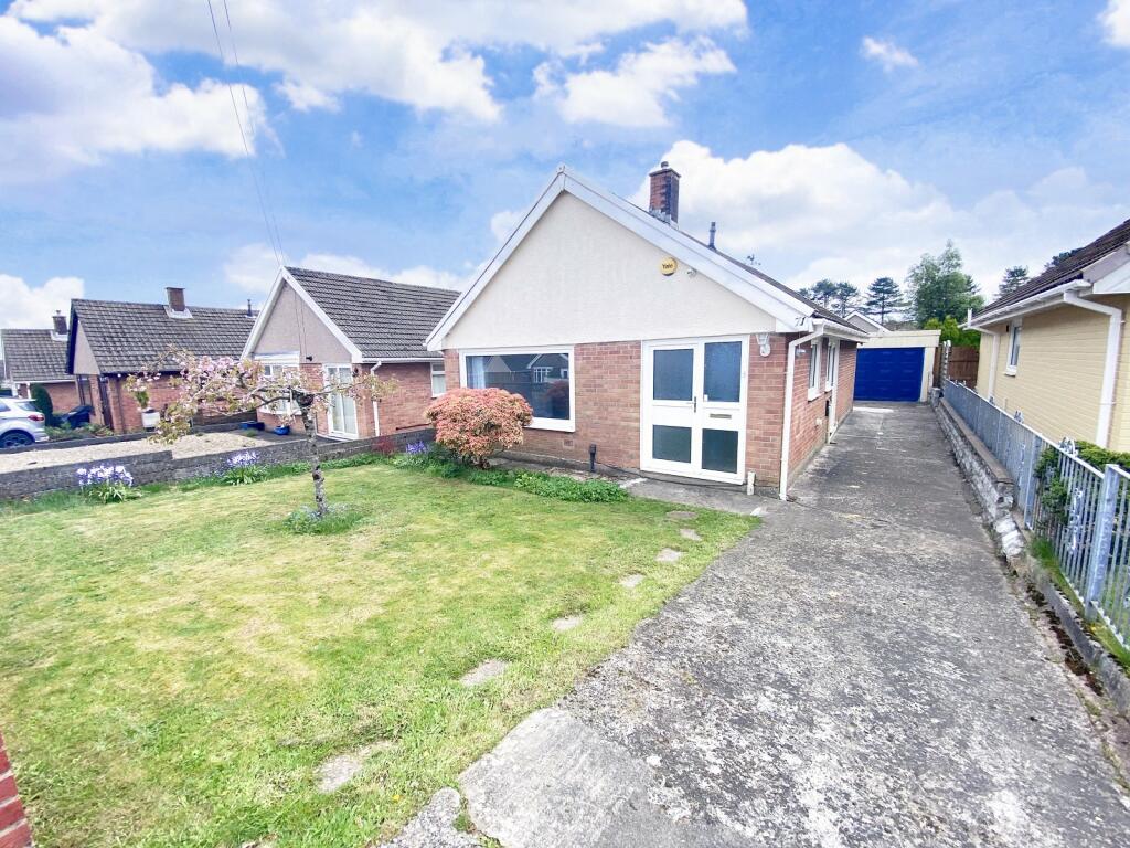2 bedroom detached bungalow for sale in Heol Rhosyn, Morriston, Swansea, City And County of Swansea., SA6