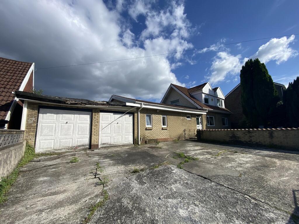 4 bedroom detached house for sale in Clydach Road, Swansea, City And County of