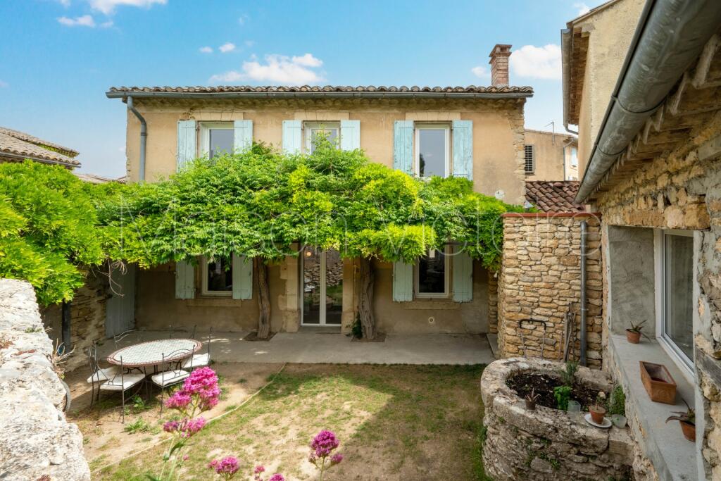 4 bed home in Provence-Alps-Cote...