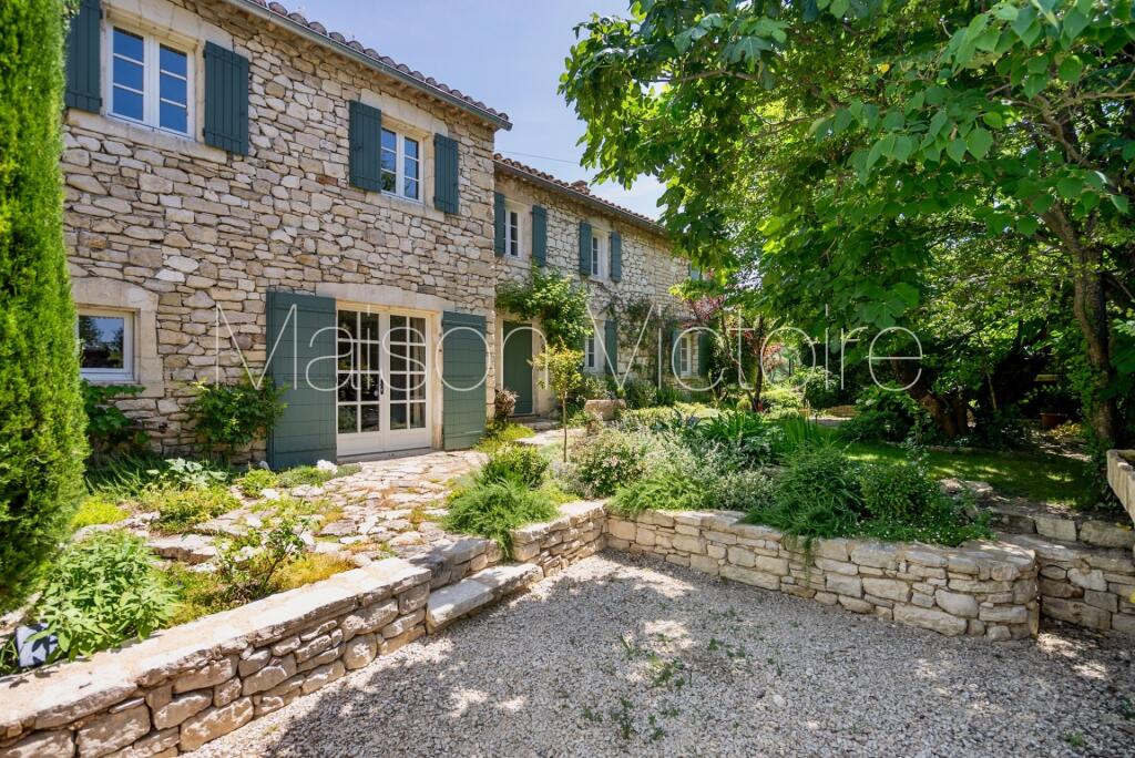Main image of property: Provence-Alps-Cote d`Azur, Vaucluse, Murs