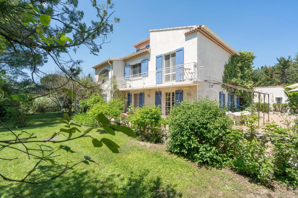 Main image of property: Provence-Alps-Cote d`Azur, Vaucluse, Taillades