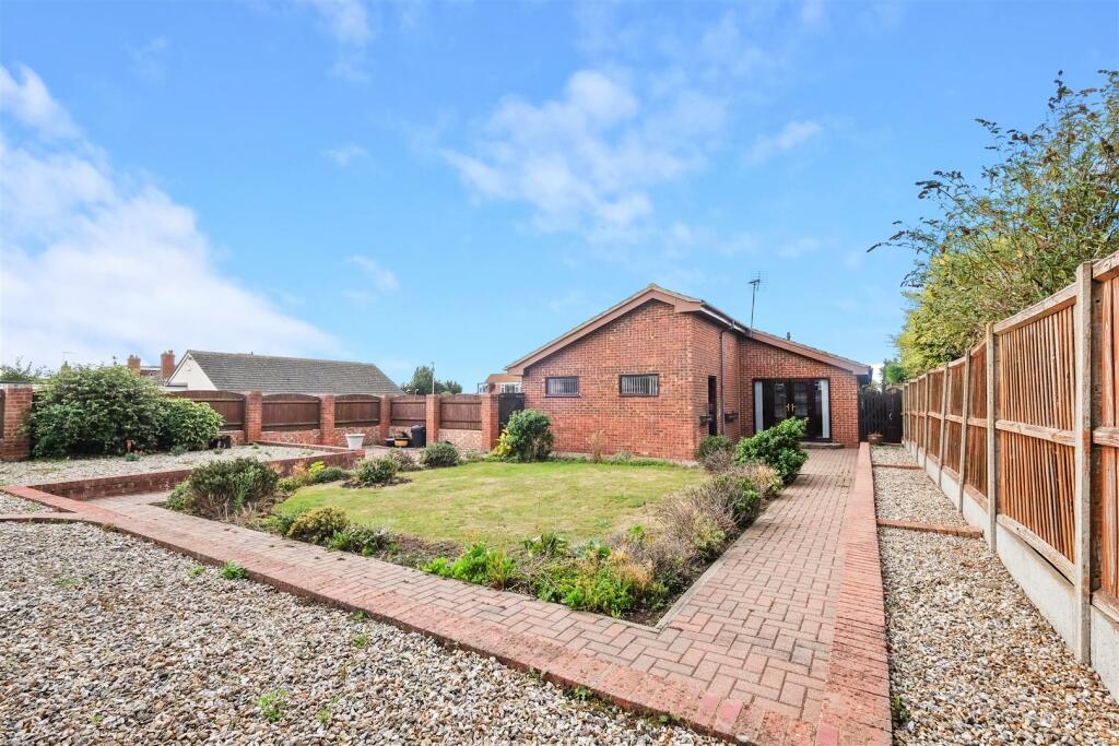 3 bedroom detached bungalow for sale in Macdonald Parade, Seasalter, CT5