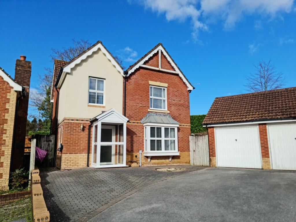 4 bedroom detached house for sale in Coedfan, Sketty, Swansea, City And County of Swansea., SA2