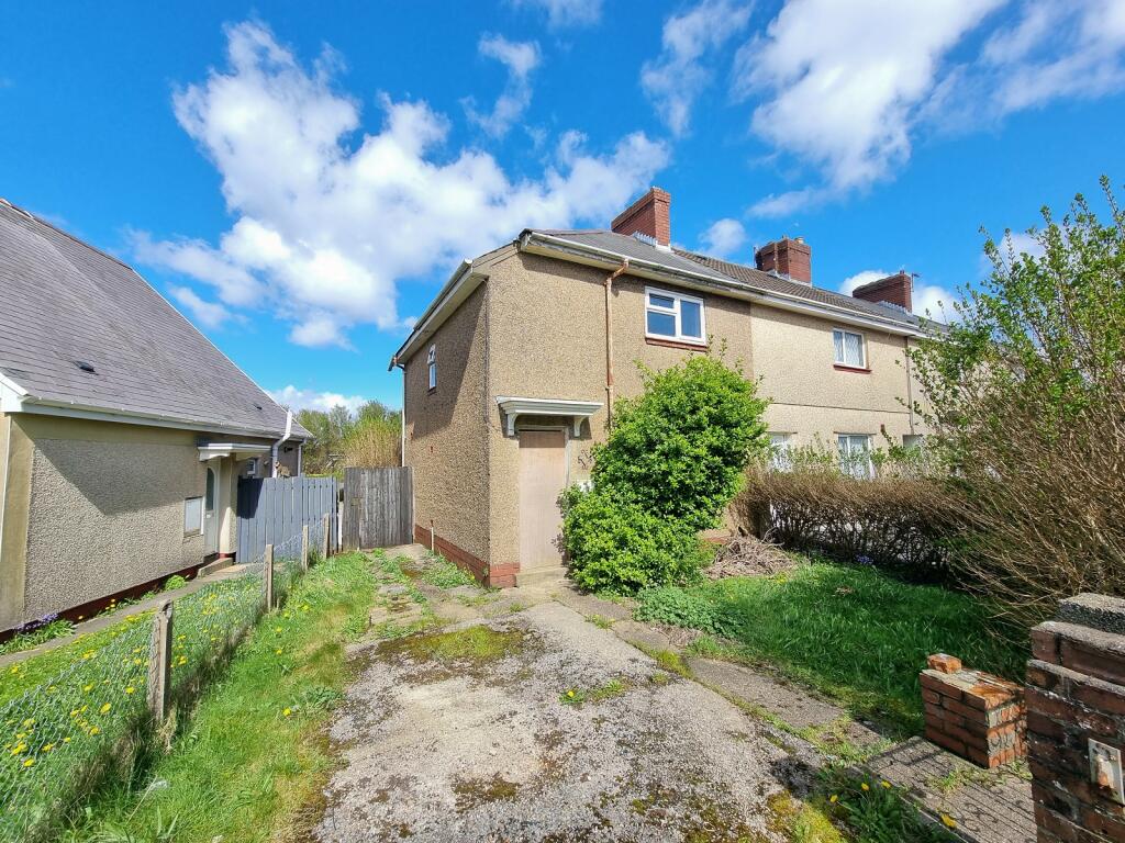 2 bedroom end of terrace house for sale in Carig Crescent, Mayhill, Swansea, City And County of Swansea., SA1