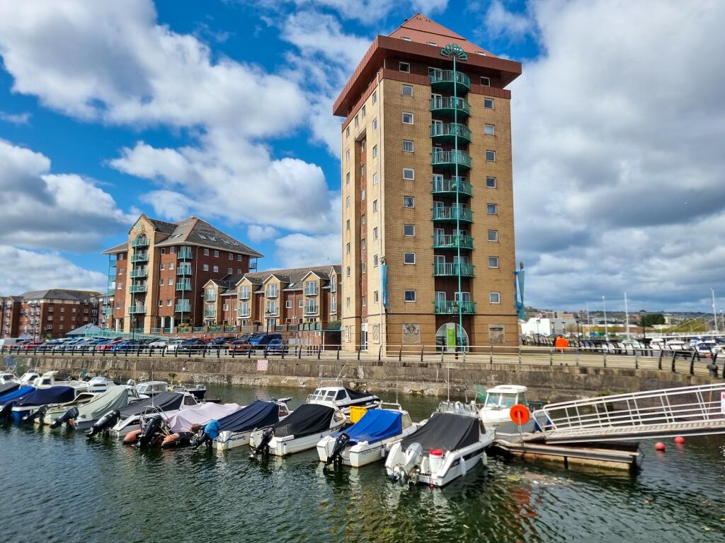 2 bedroom flat for sale in Pocketts Wharf, Maritime Quarter, Swansea, City And County of Swansea., SA1