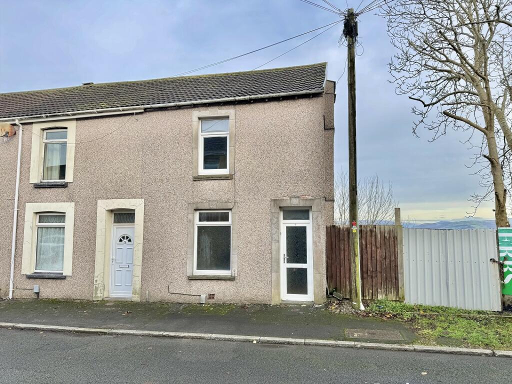 2 bedroom end of terrace house