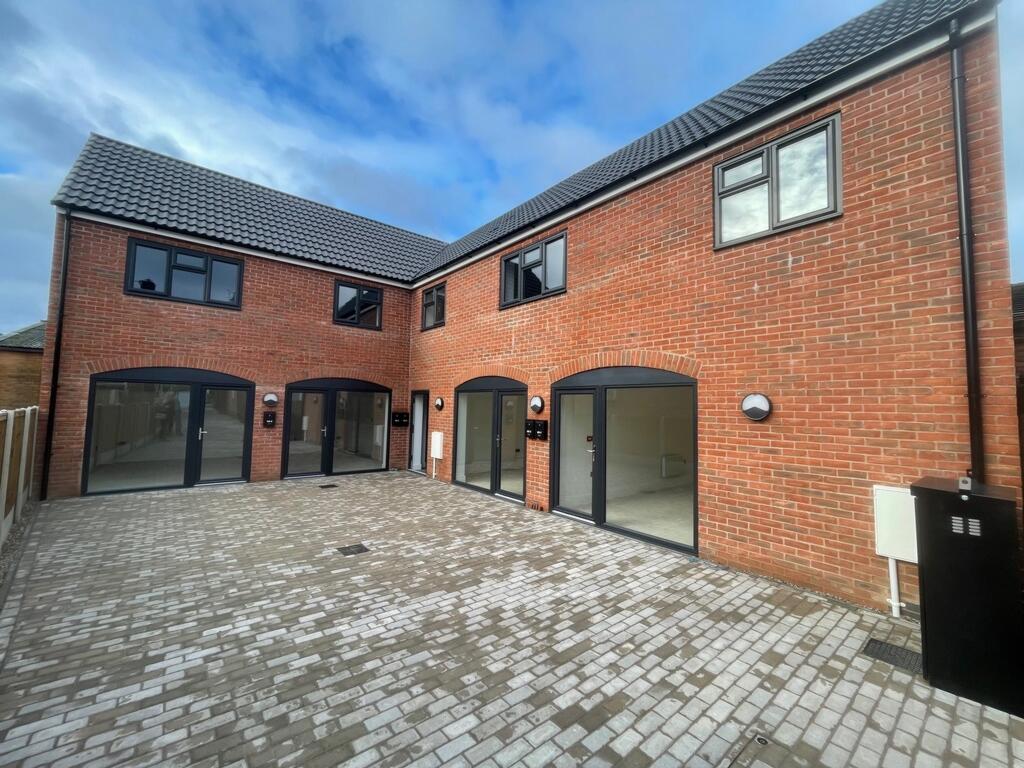 Shop for rent in Derby Road, Stapleford, NG9