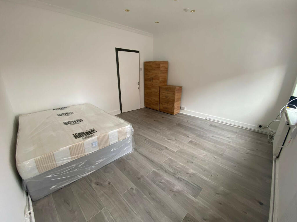 Main image of property: Double Bedroom in House Share-Homerton E9