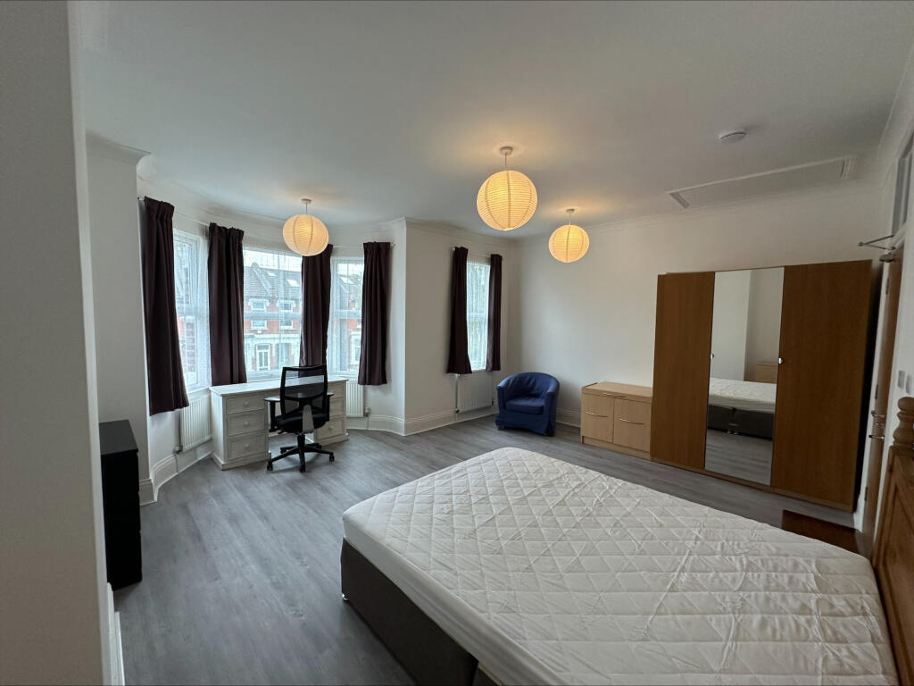 Main image of property: Large Double Room, All Bills Included, Single Person Room, Poppleton Road, E11