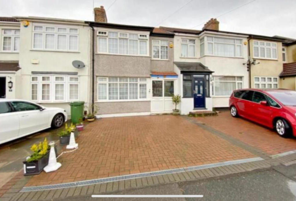 Main image of property: Chestnut Avenue, Hornchurch, Essex, RM12