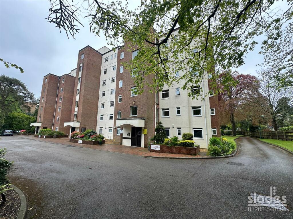 2 bedroom flat for sale in Norton Grange, 26 Lindsay Road, Branksome