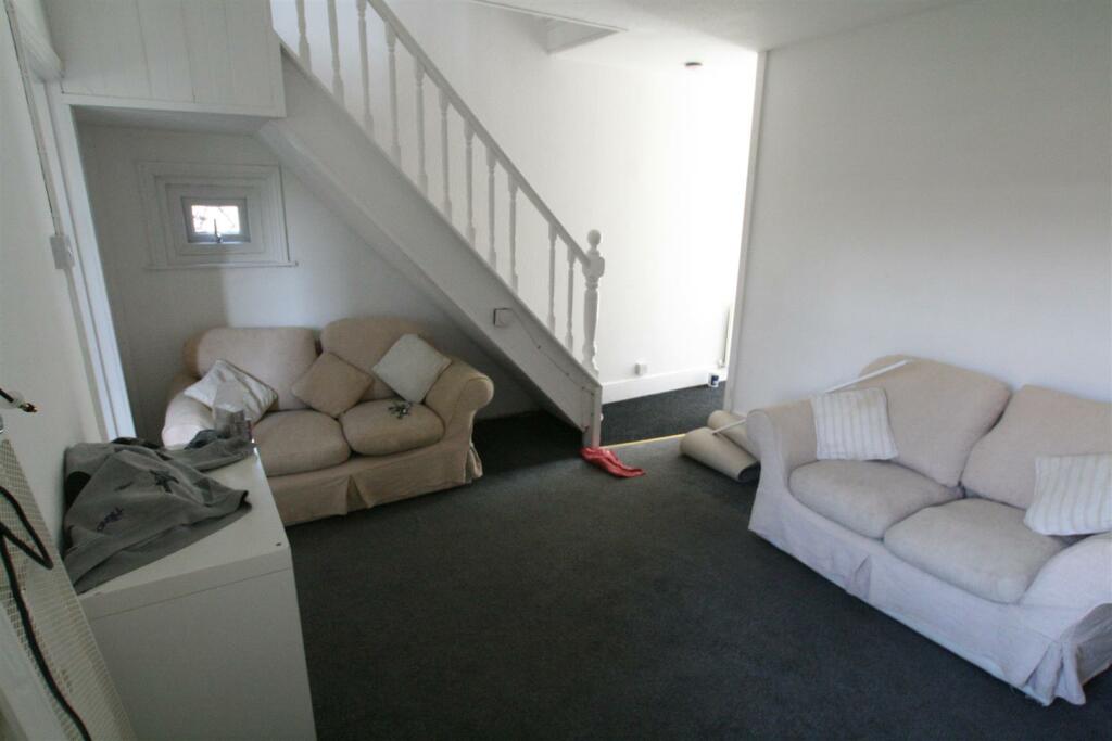 Additional property image - STUDENT HOUSE  Kemp Road Winton
