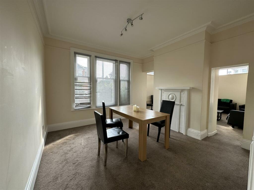 Additional property image - LUXURY STUDENT HOUSE Alma Road, Winton