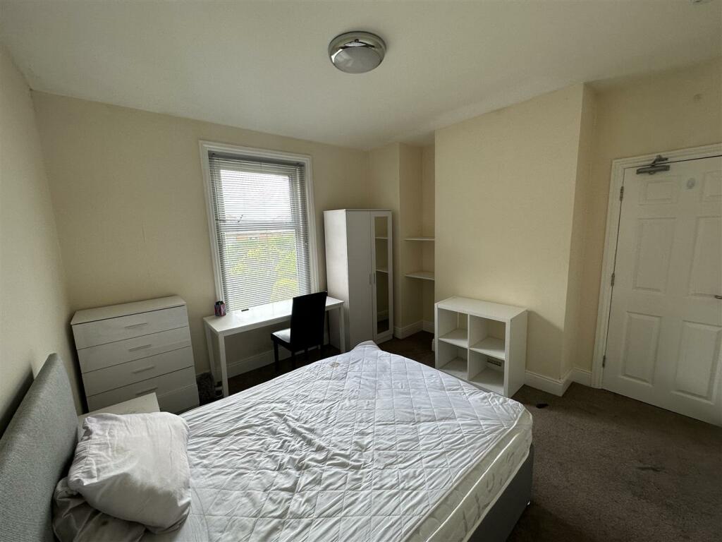 Additional property image - LUXURY STUDENT HOUSE Alma Road, Winton