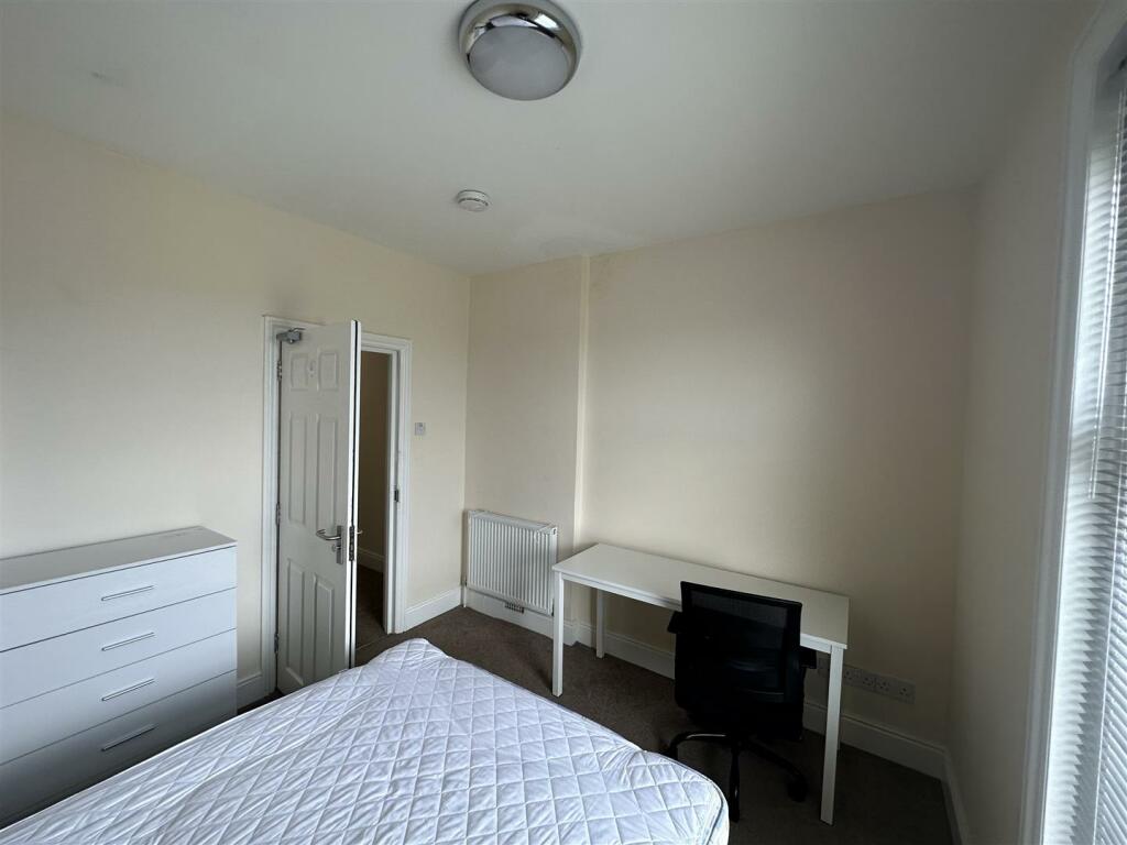 Additional property image - LUXURY STUDENT HOUSE Alma Road, Winton