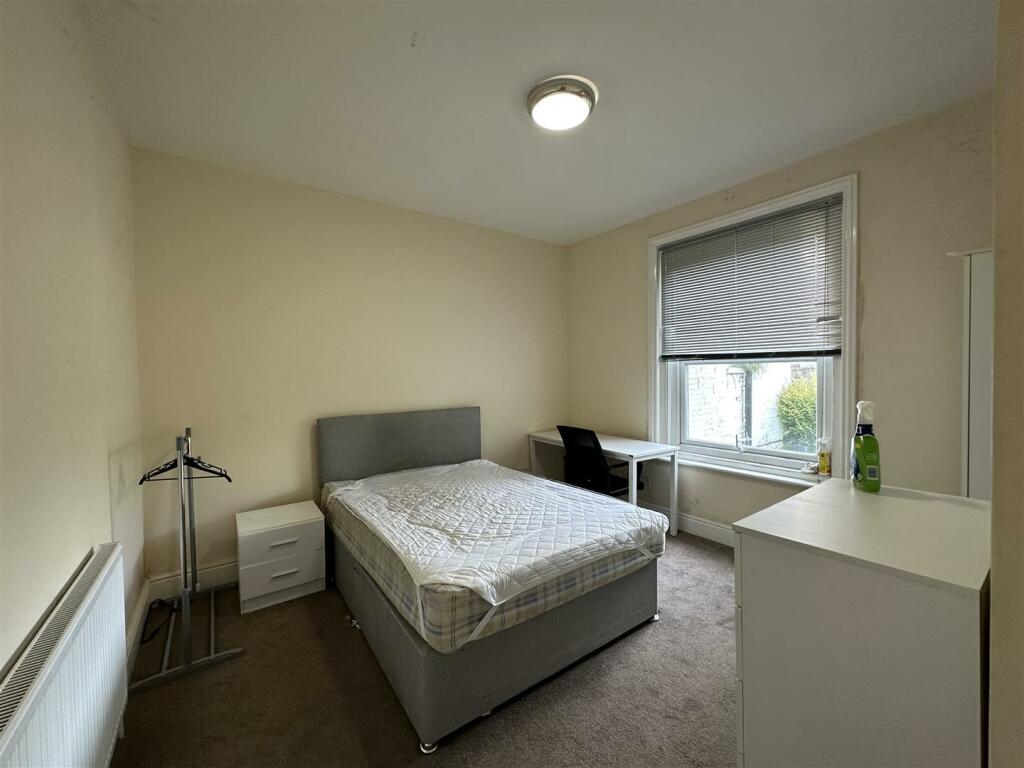 Additional property image - LUXURY STUDENT HOUSE Alma Road, Winton