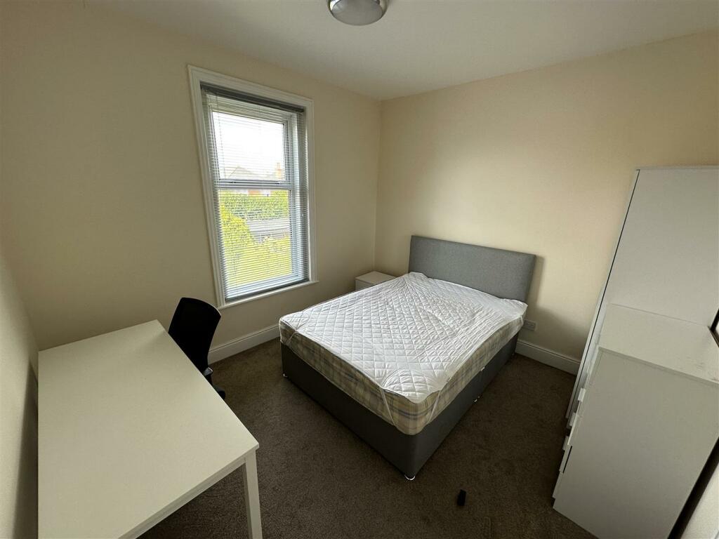 Additional property image - LUXURY STUDENT HOUSE Alma Road, Winton