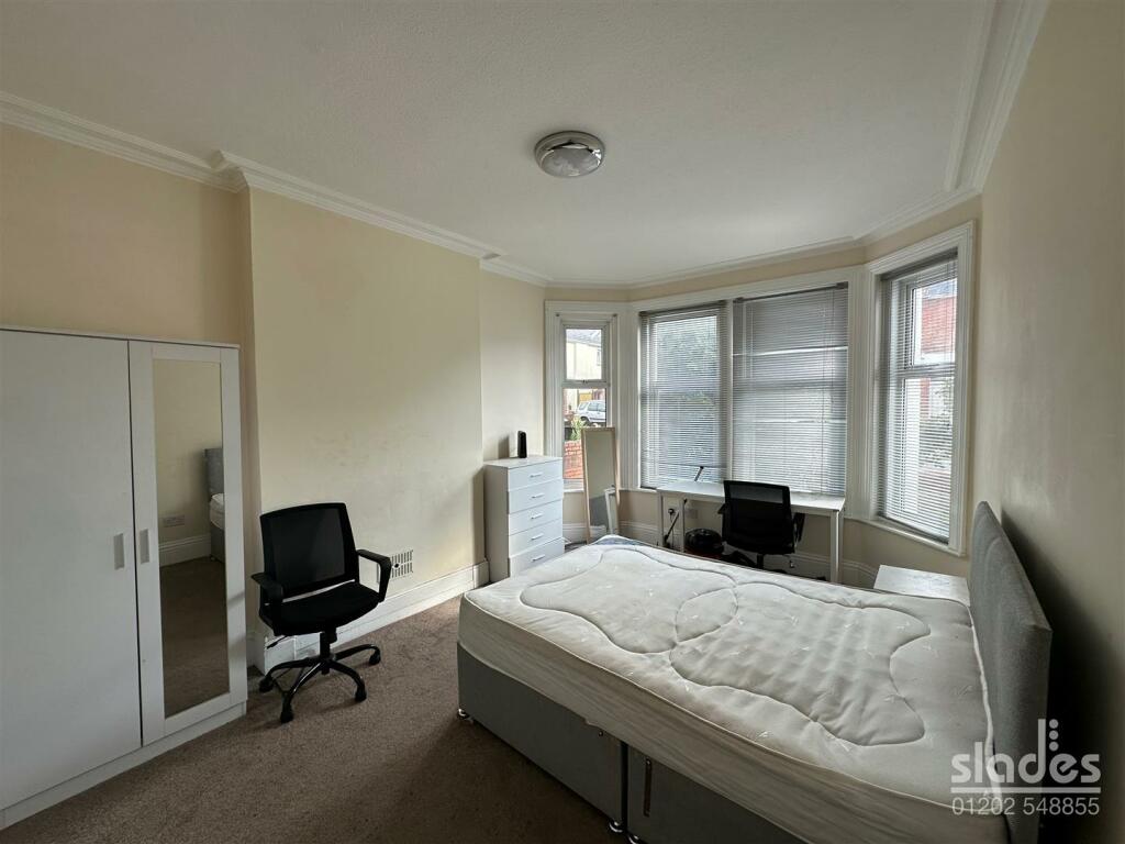 Additional property image - LUXURY STUDENT HOUSE Alma Road, Winton