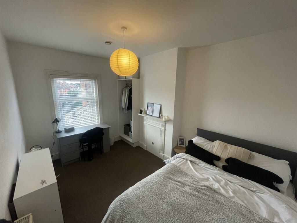 Additional property image - STUDENT FLAT Wimborne Road, Winton