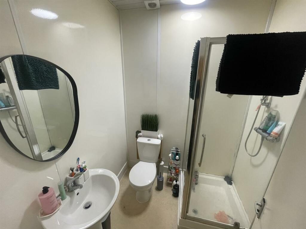 Additional property image - STUDENT FLAT Wimborne Road, Winton