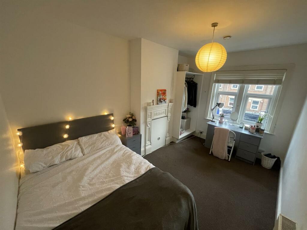 Additional property image - STUDENT FLAT Wimborne Road, Winton