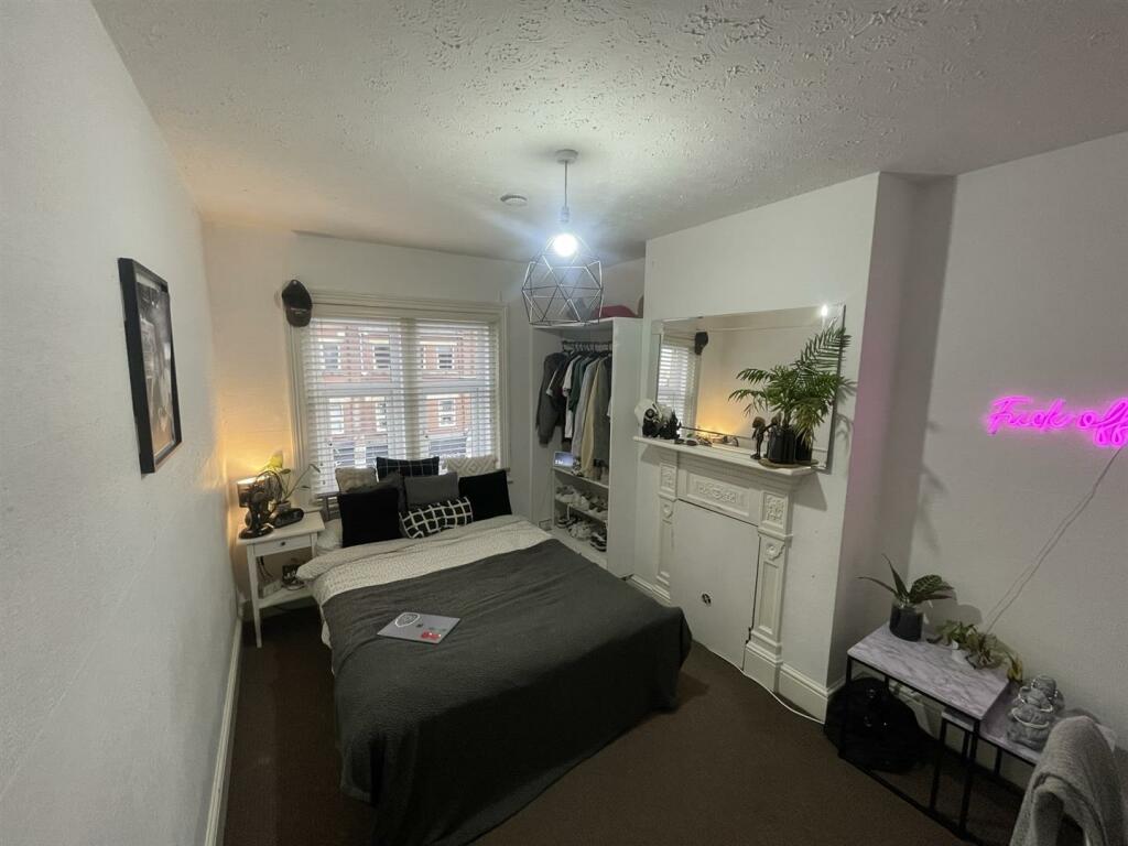 Additional property image - STUDENT FLAT Wimborne Road, Winton