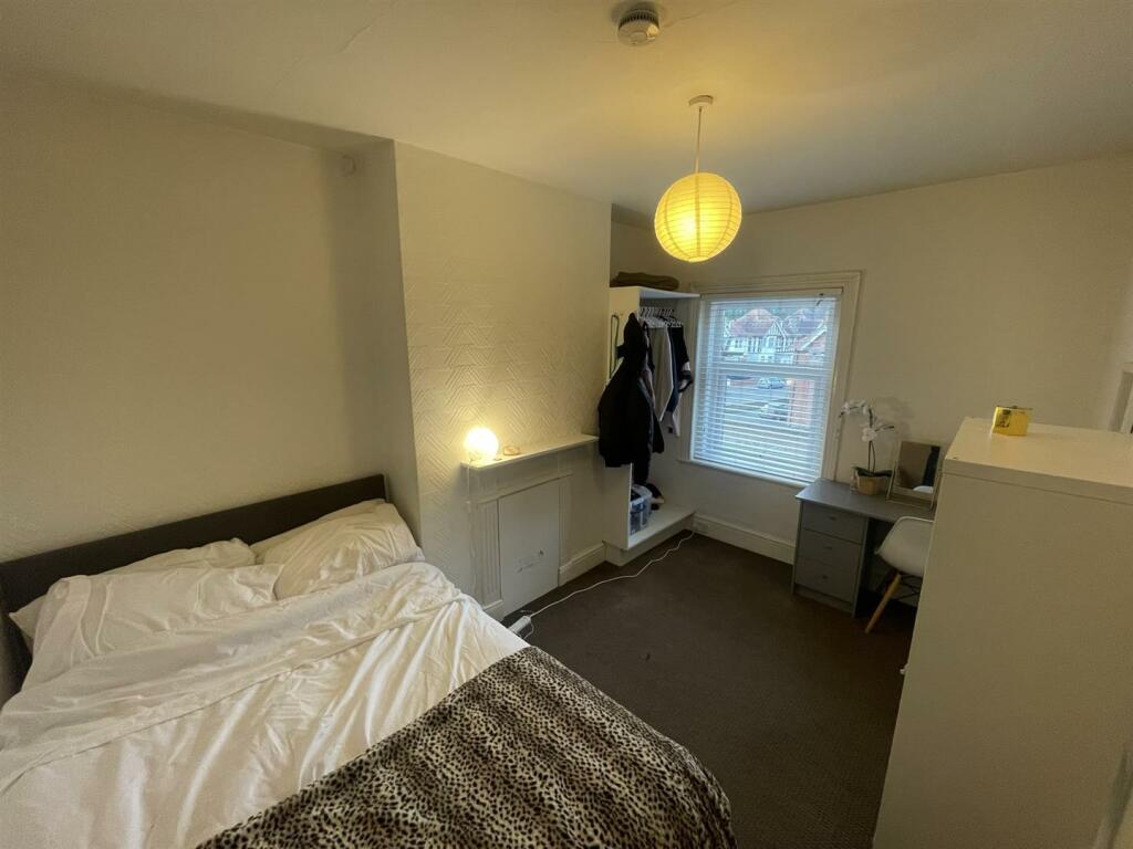 Additional property image - STUDENT FLAT Wimborne Road, Winton